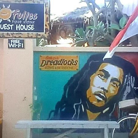 Fullesguesthouse กีลีตราวางัน ภายนอก รูปภาพ