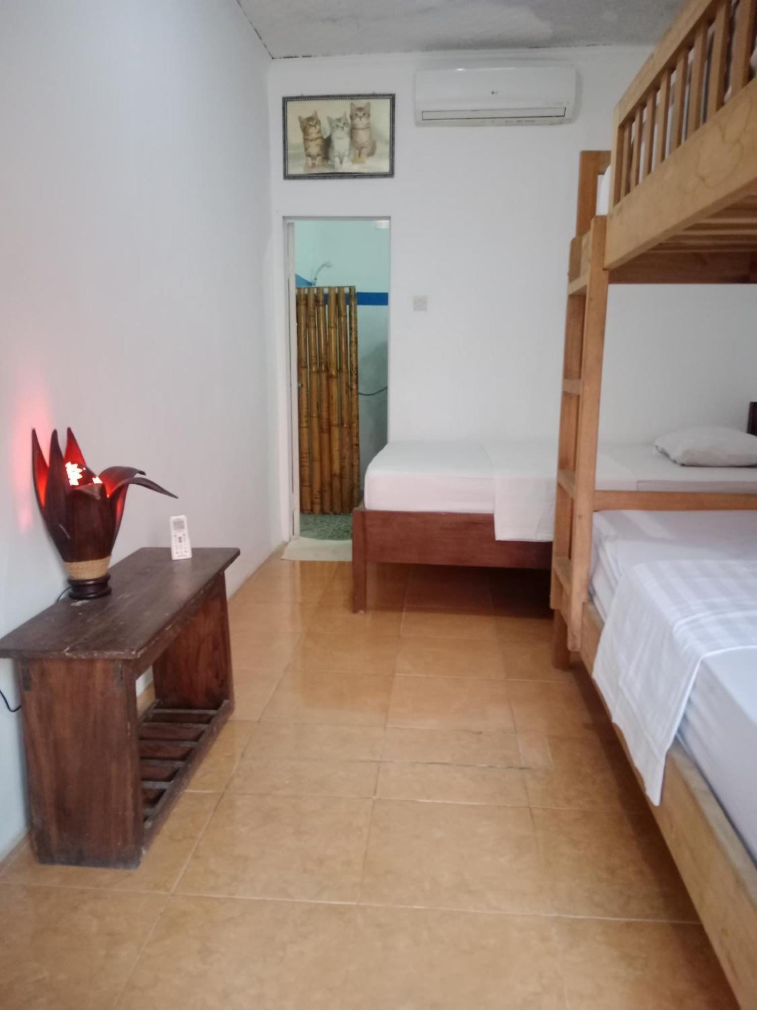 Fullesguesthouse กีลีตราวางัน ภายนอก รูปภาพ