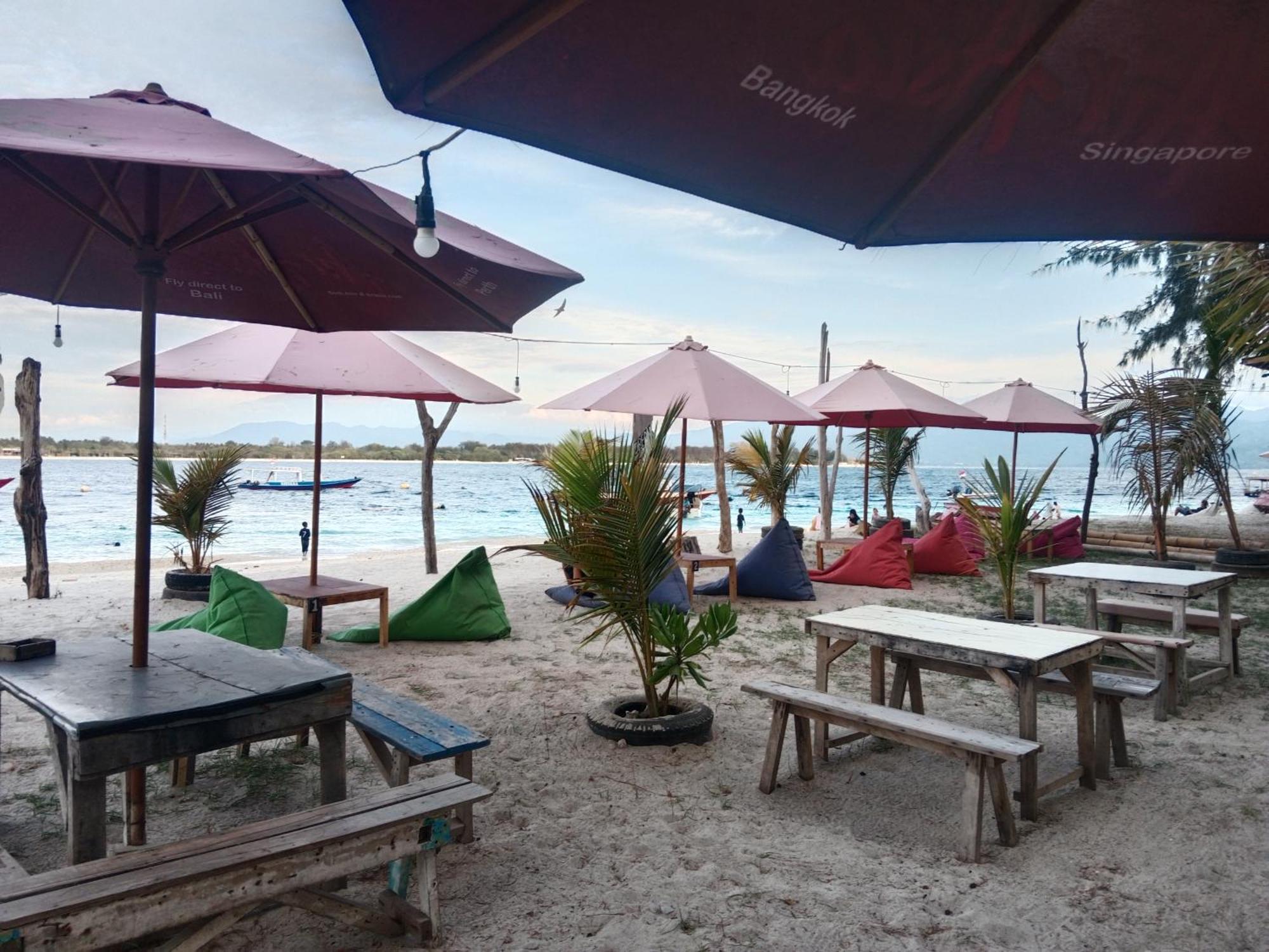 Fullesguesthouse กีลีตราวางัน ภายนอก รูปภาพ