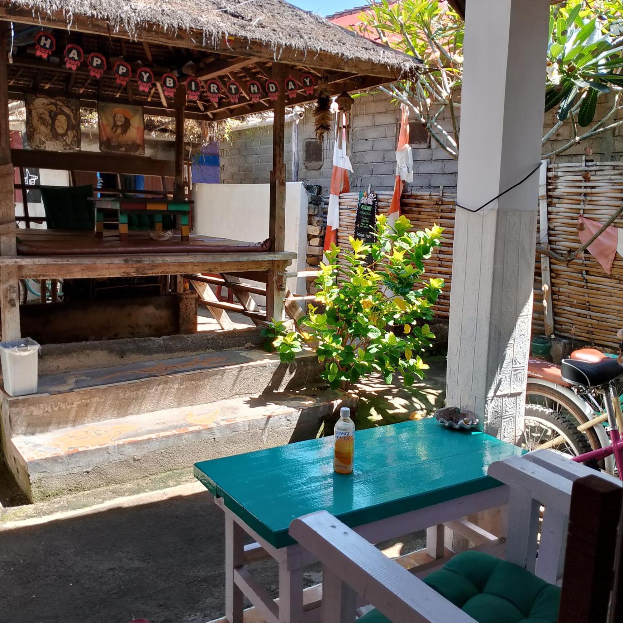 Fullesguesthouse กีลีตราวางัน ภายนอก รูปภาพ