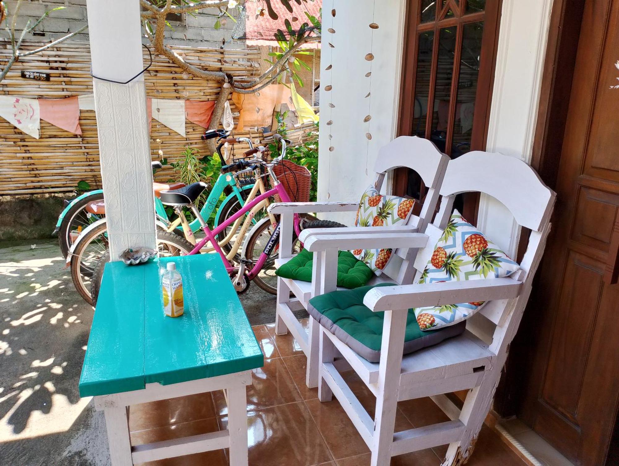 Fullesguesthouse กีลีตราวางัน ภายนอก รูปภาพ