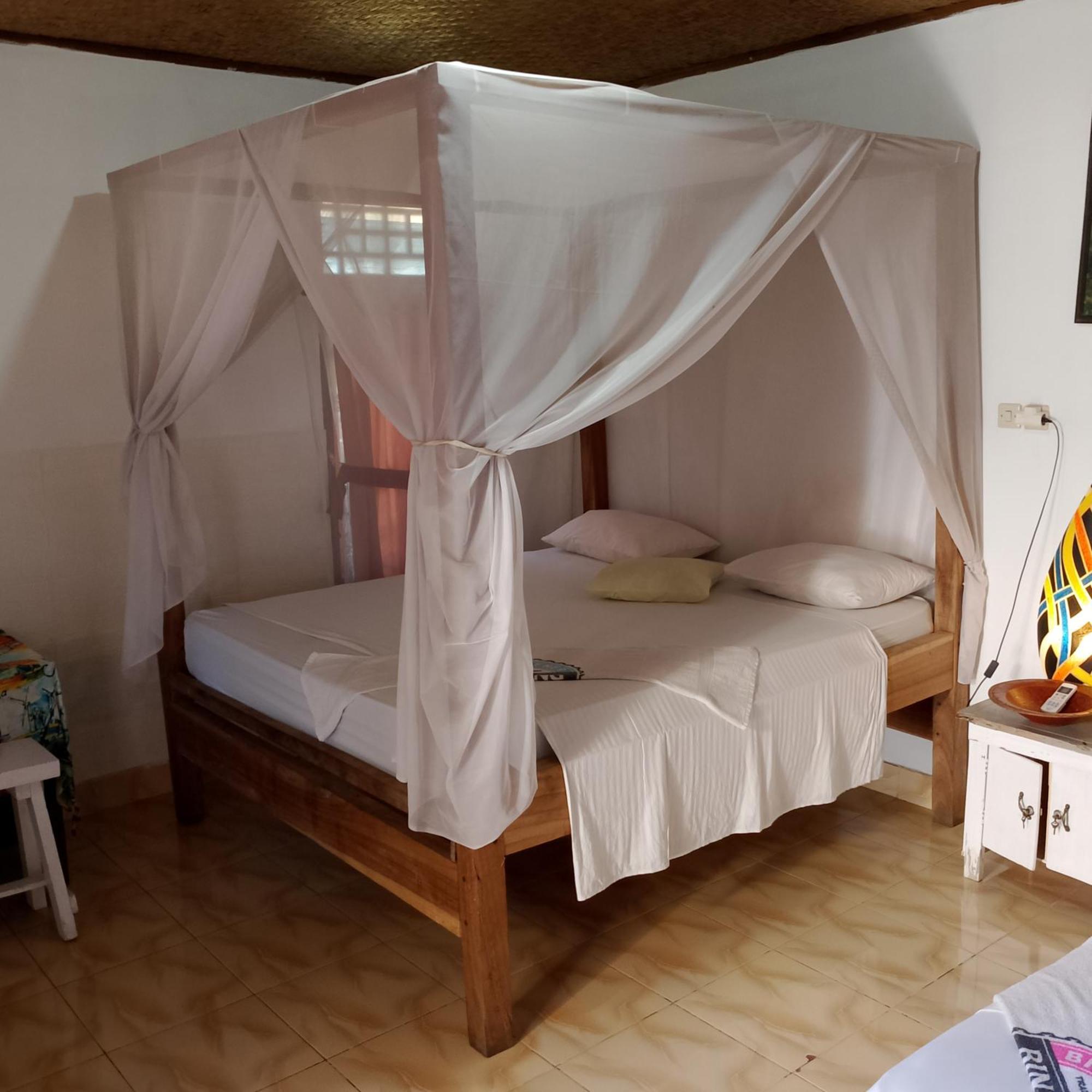 Fullesguesthouse กีลีตราวางัน ภายนอก รูปภาพ