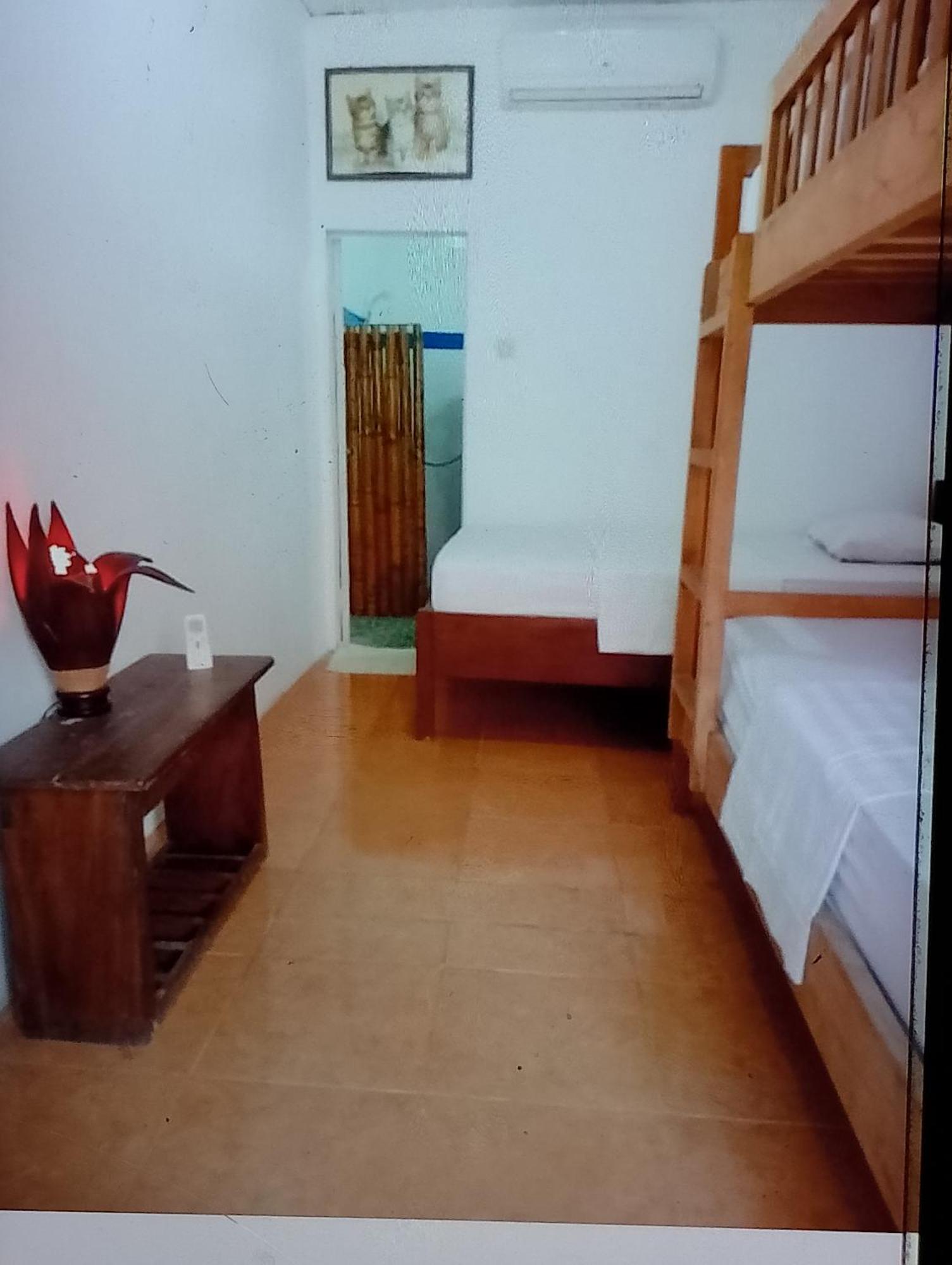 Fullesguesthouse กีลีตราวางัน ภายนอก รูปภาพ